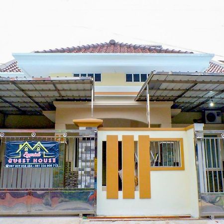 Oyo 314 Emas 23 Guest House Syariah Malang Exterior photo