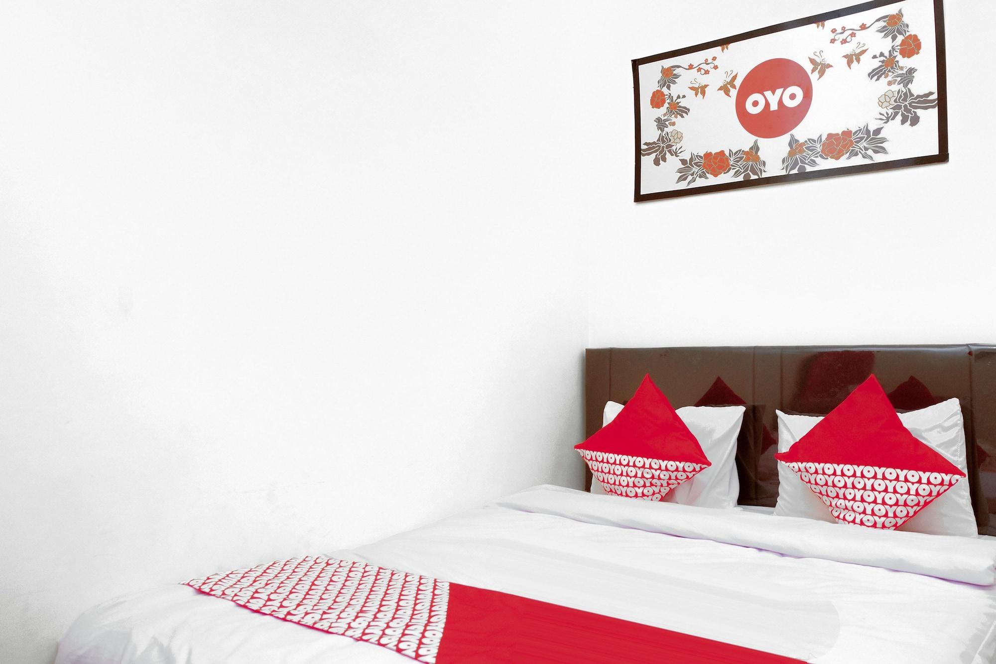 Oyo 314 Emas 23 Guest House Syariah Malang Exterior photo